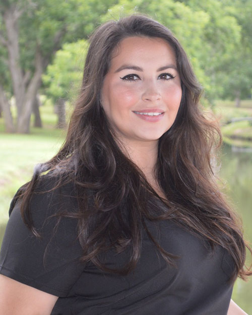 Victoria, Receptionist